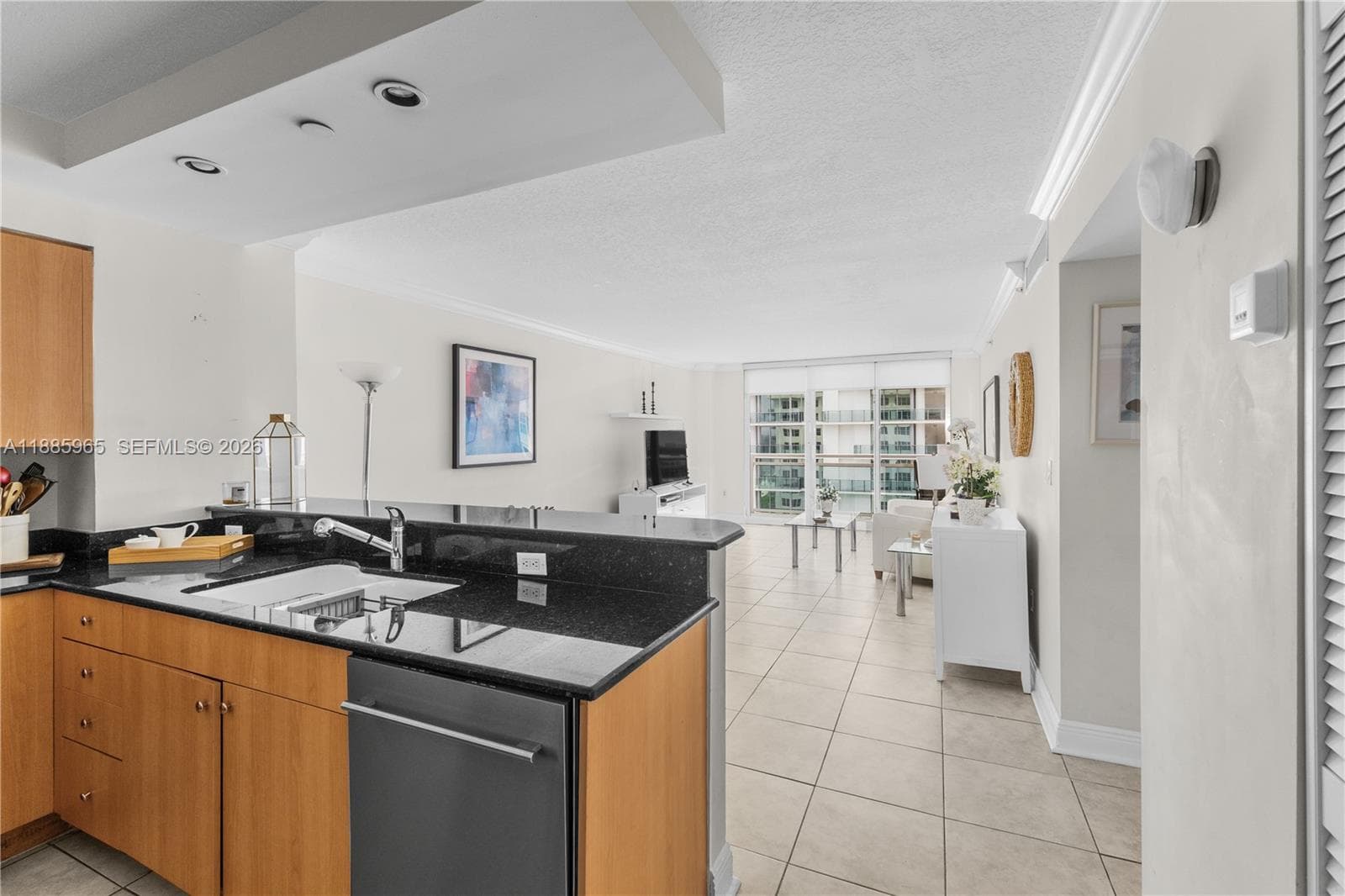A11885965 — Miami Beach — 12