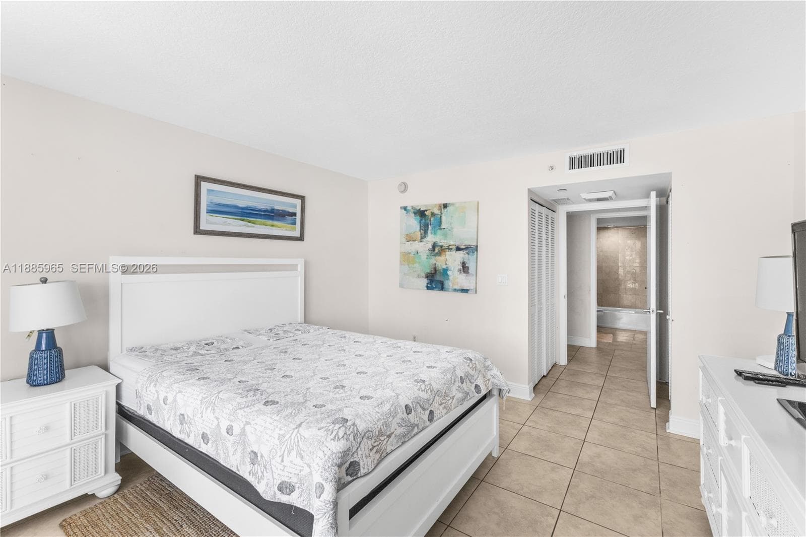 A11885965 — Miami Beach — 20