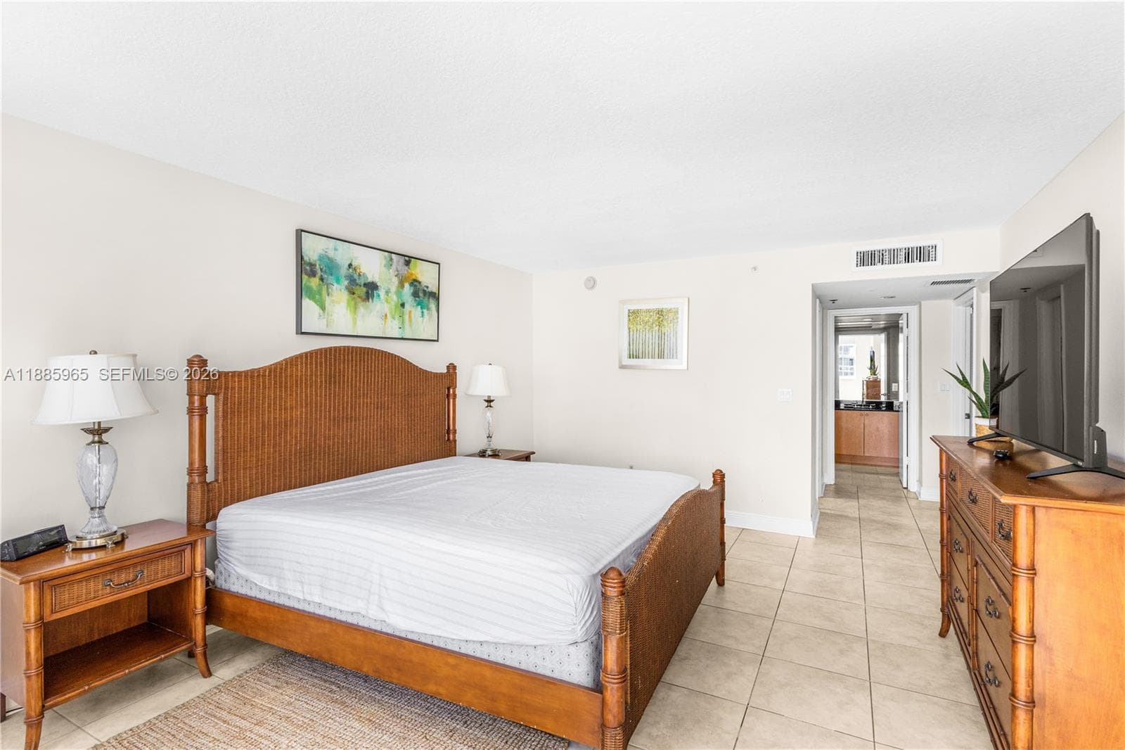 A11885965 — Miami Beach — 24