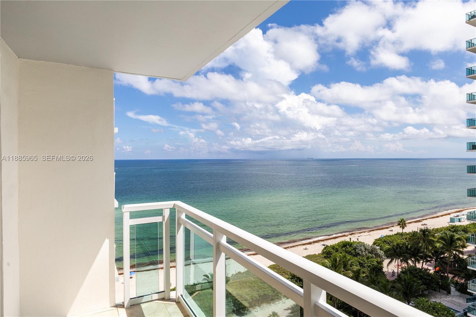 A11885965 — Miami Beach — 33