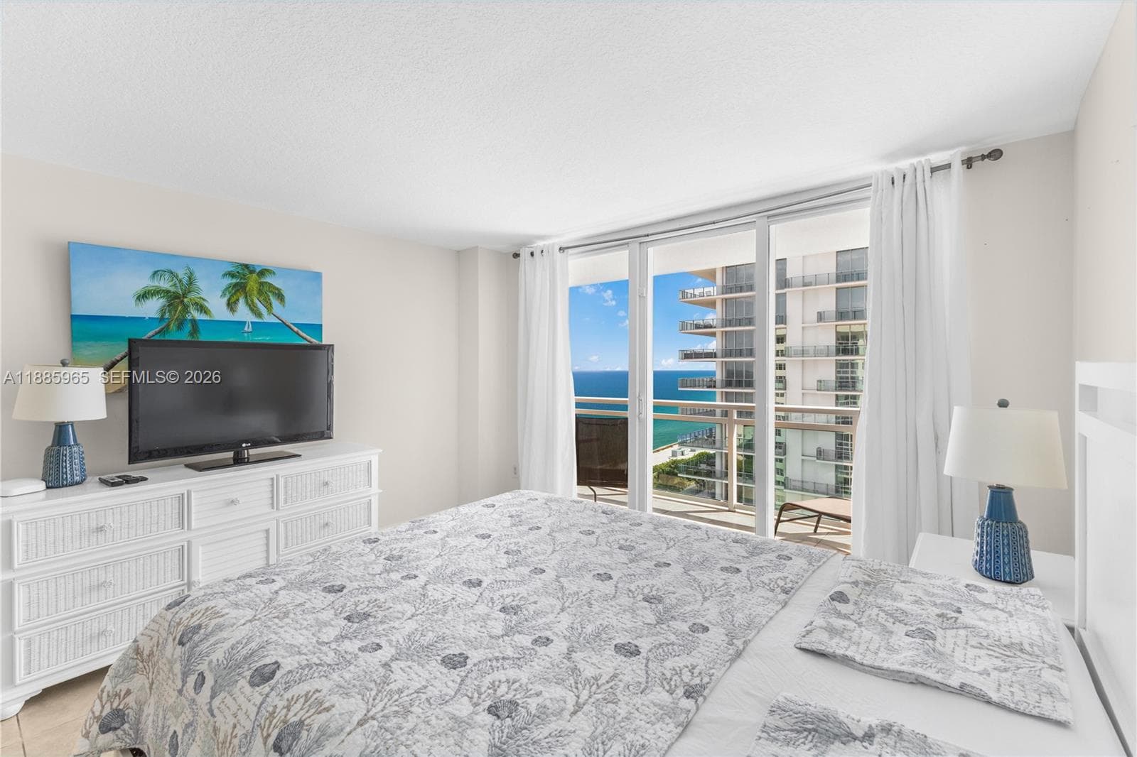 A11885965 — Miami Beach — 19