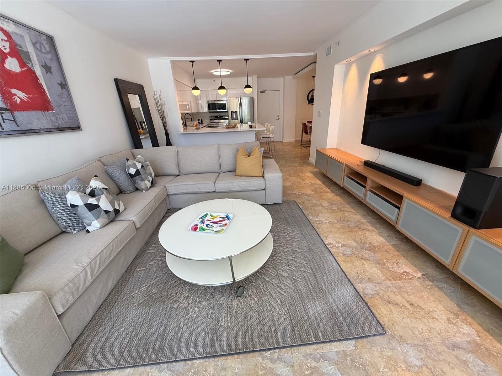 A11886005 — Miami Beach — 5
