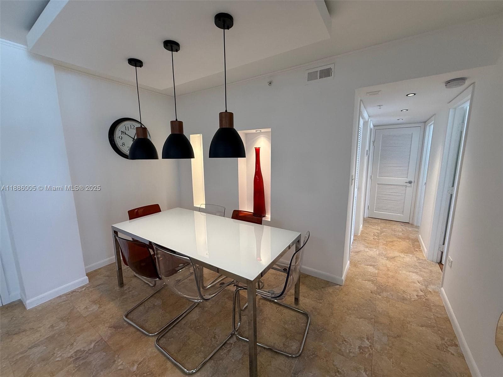 A11886005 — Miami Beach — 11