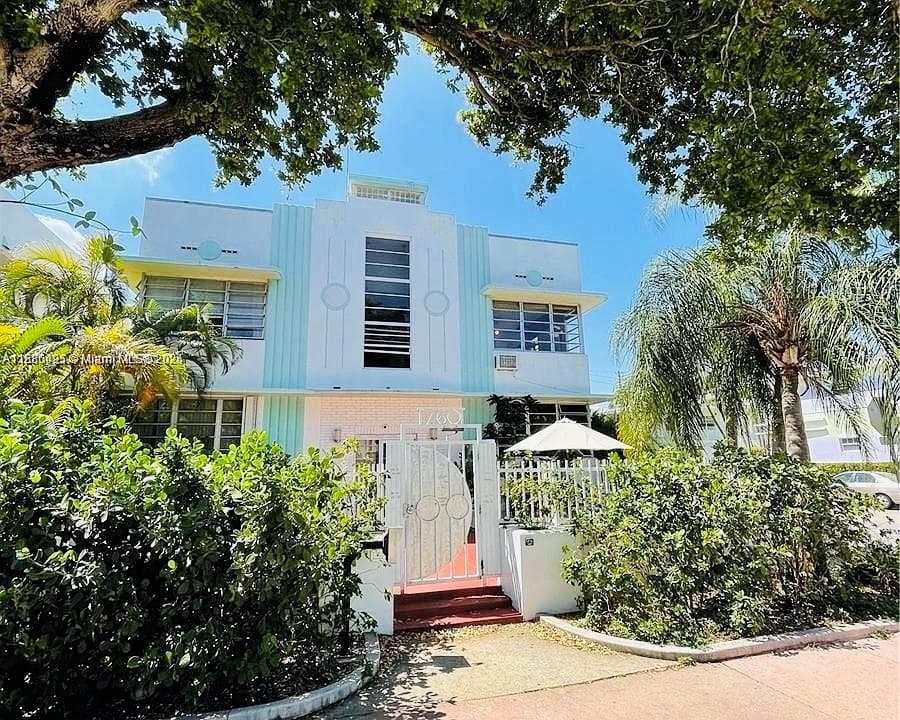 A11886025 — Miami Beach — 2