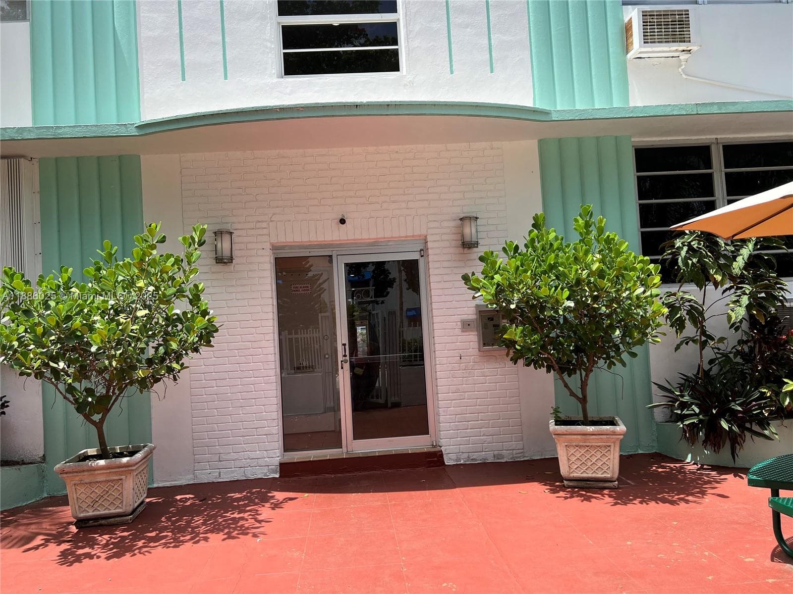 A11886025 — Miami Beach — 3