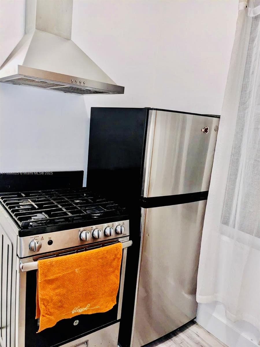 A11886025 — Miami Beach — 19