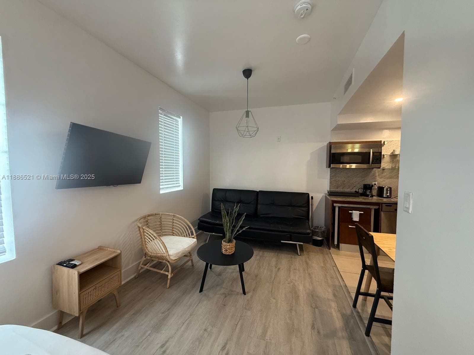 A11886521 — Miami Beach — 2