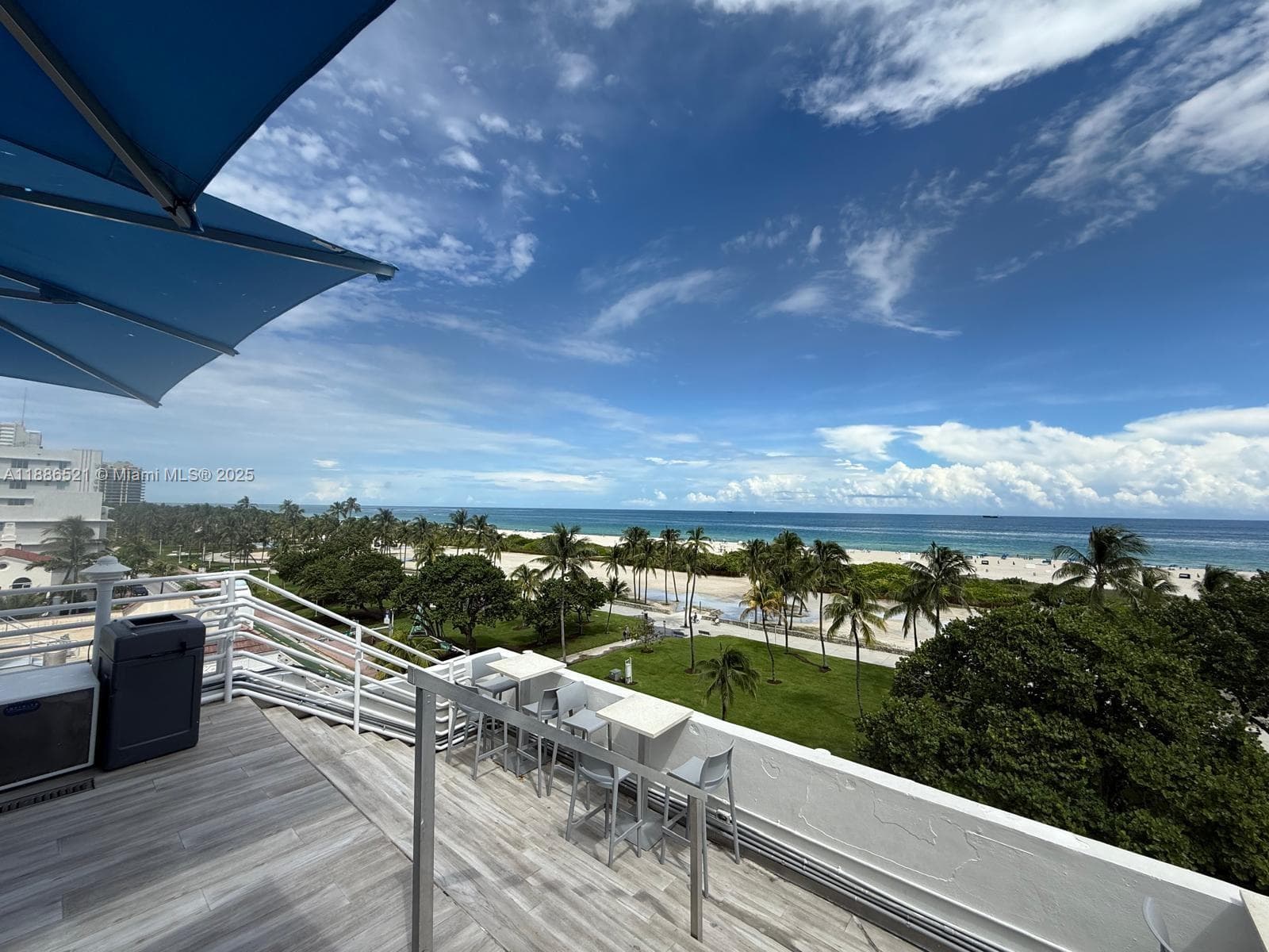 A11886521 — Miami Beach — 12