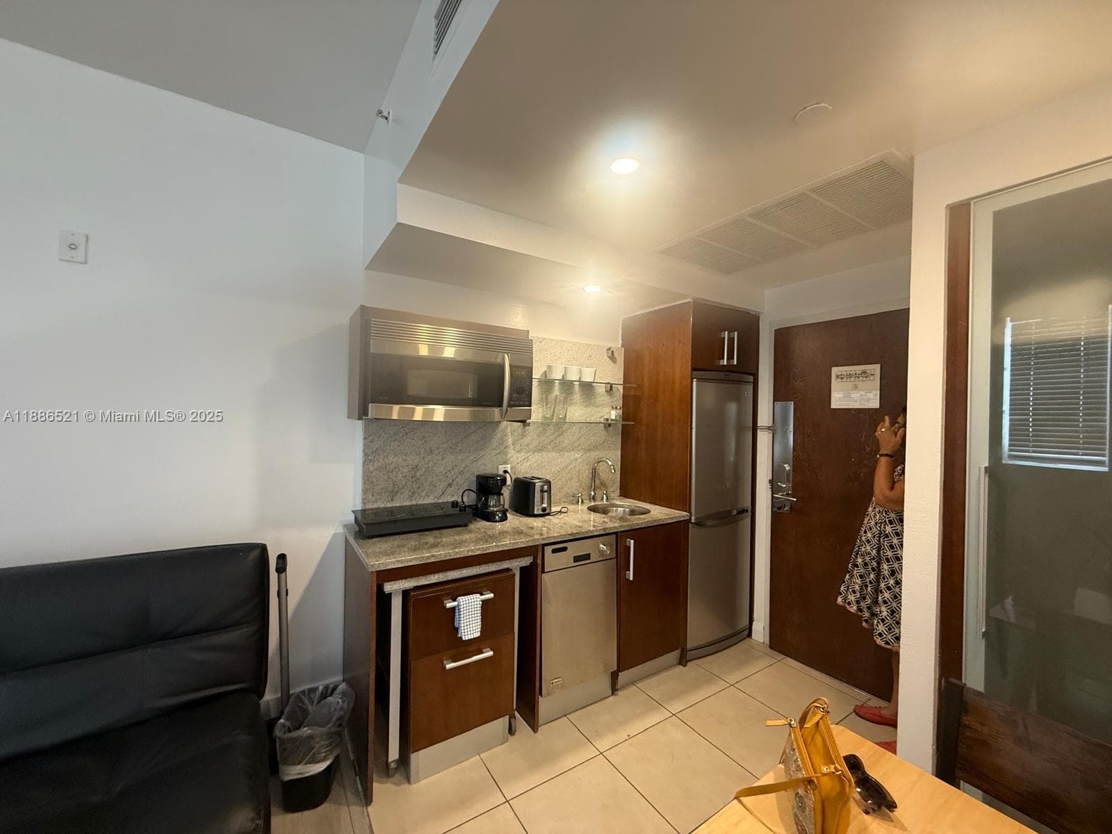 A11886521 — Miami Beach — 5