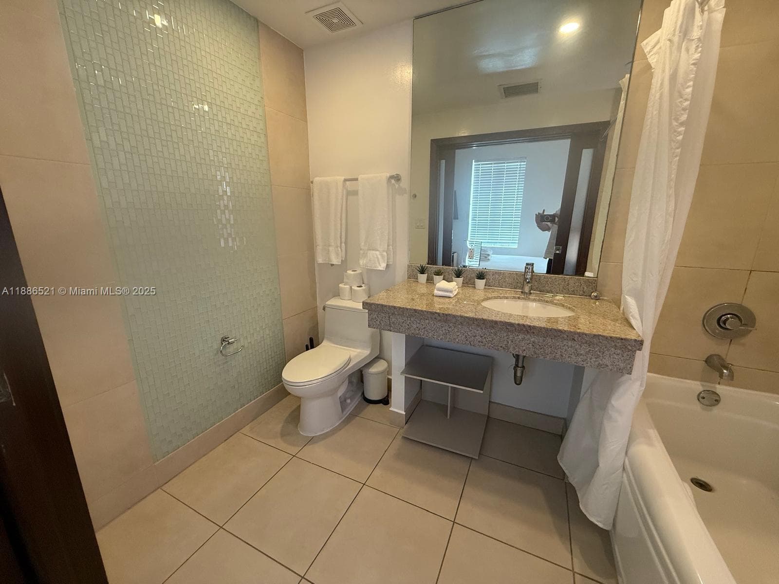 A11886521 — Miami Beach — 4