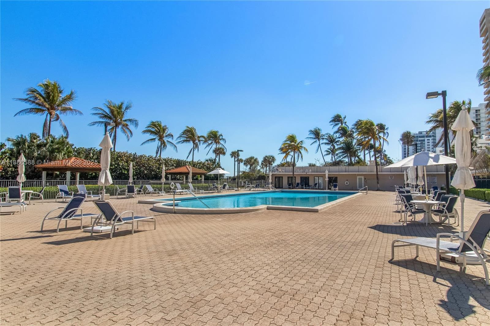 A11886588 — Miami Beach — 23
