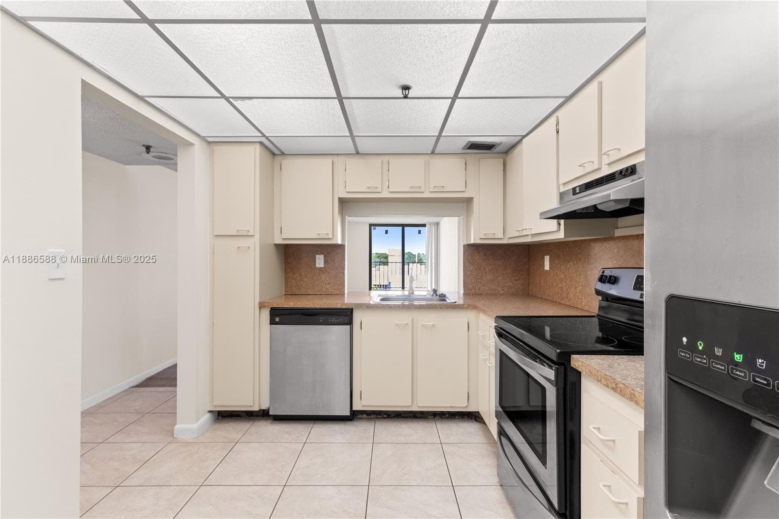 A11886588 — Miami Beach — 4