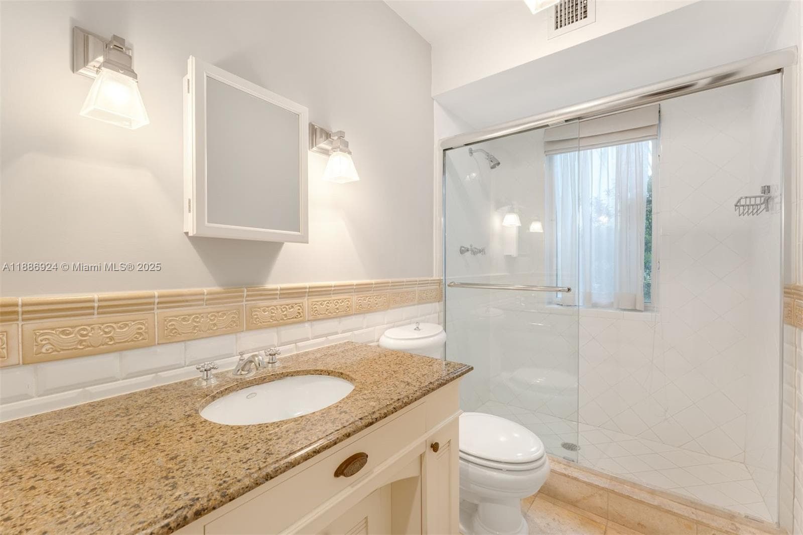 A11886924 — Miami Beach — 27