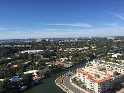 A11887001 — Miami Beach — 17