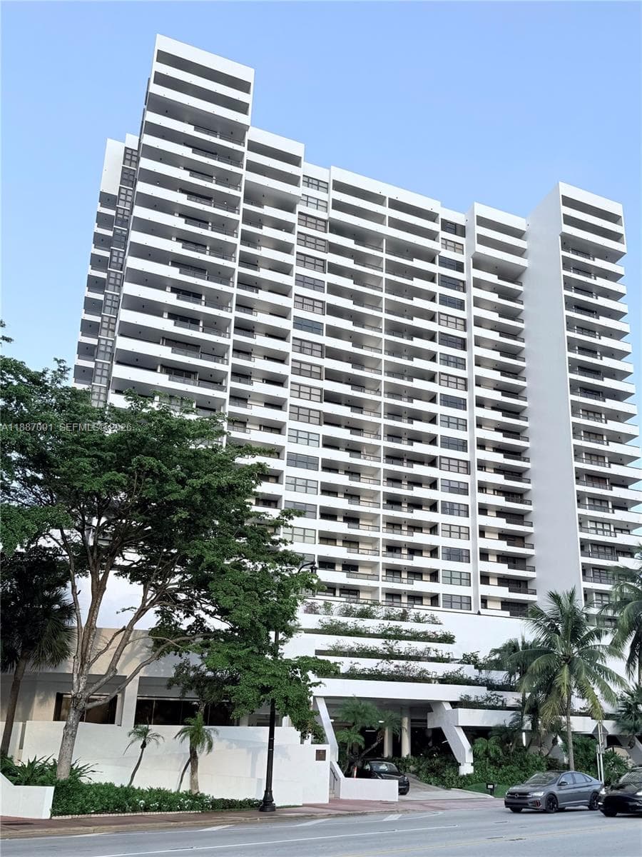 A11887001 — Miami Beach — 3
