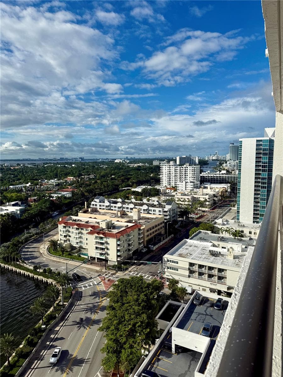 A11887001 — Miami Beach — 20