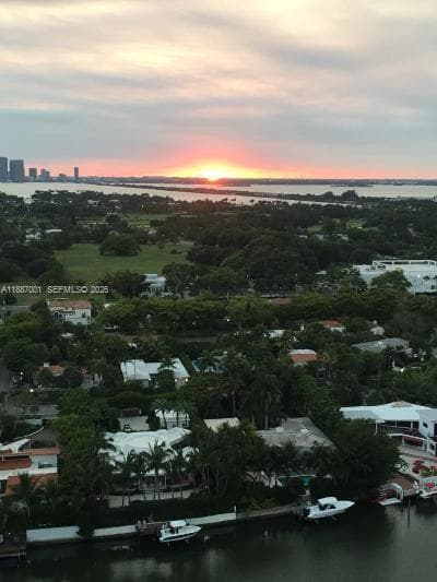 A11887001 — Miami Beach — 8