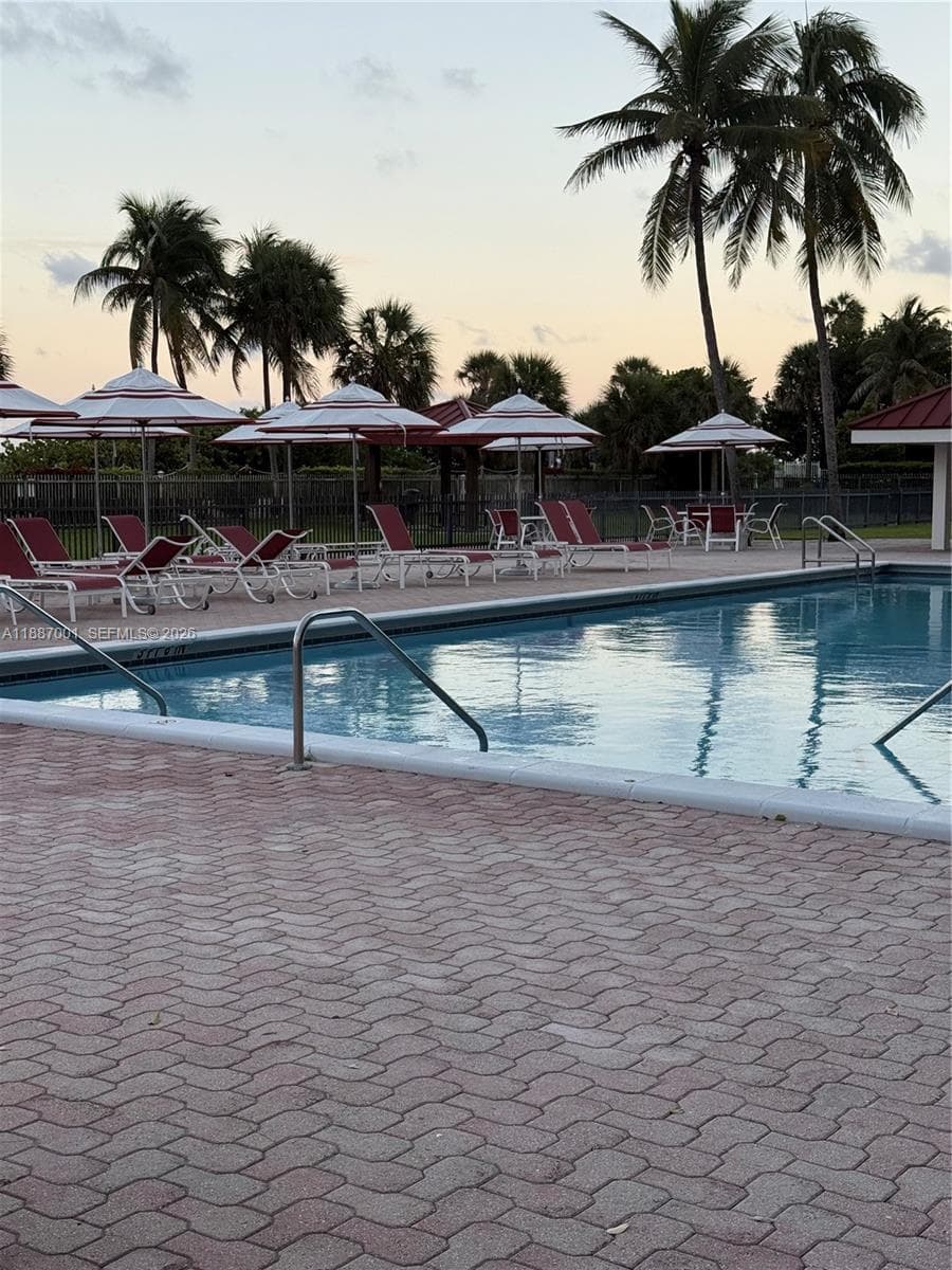A11887001 — Miami Beach — 25