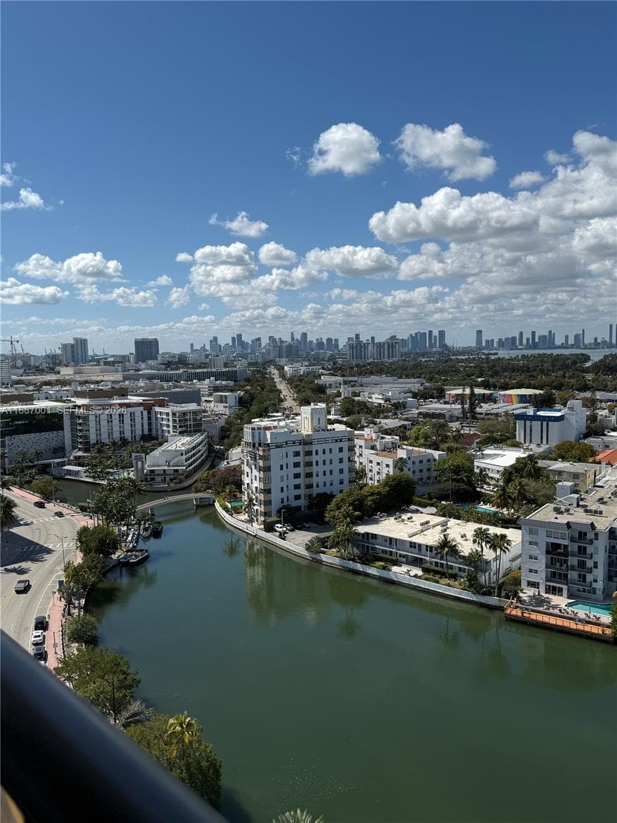 A11887001 — Miami Beach — 21