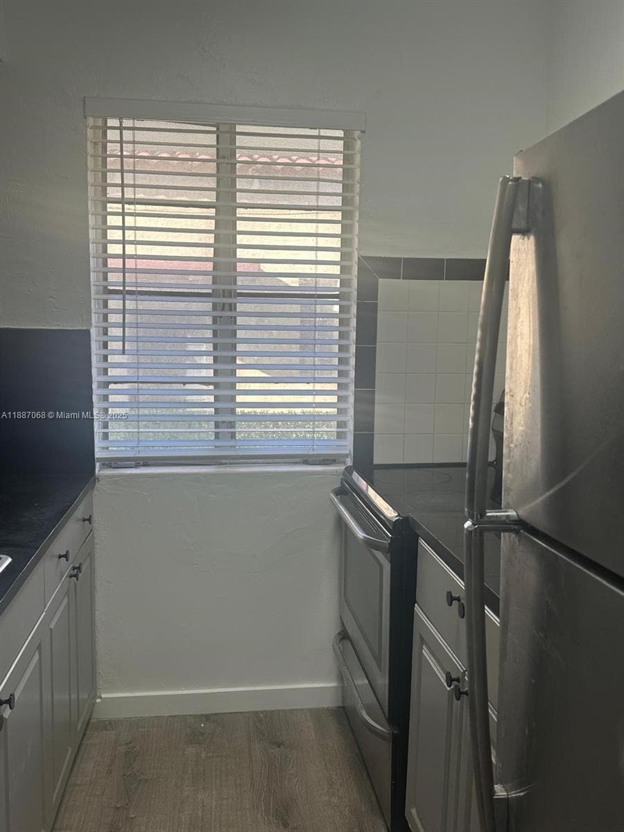 A11887068 — Miami Beach — 3