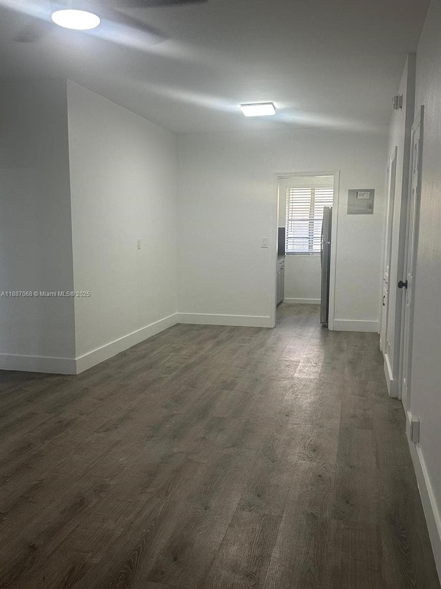 A11887068 — Miami Beach