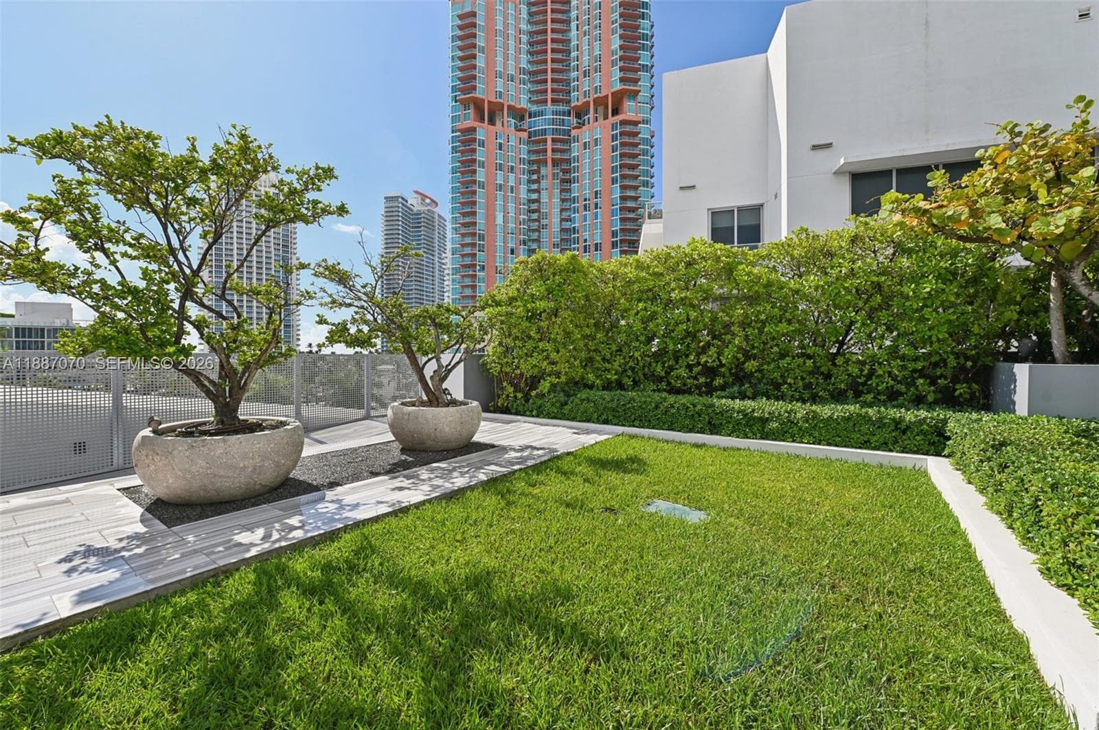 A11887070 — Miami Beach — 62