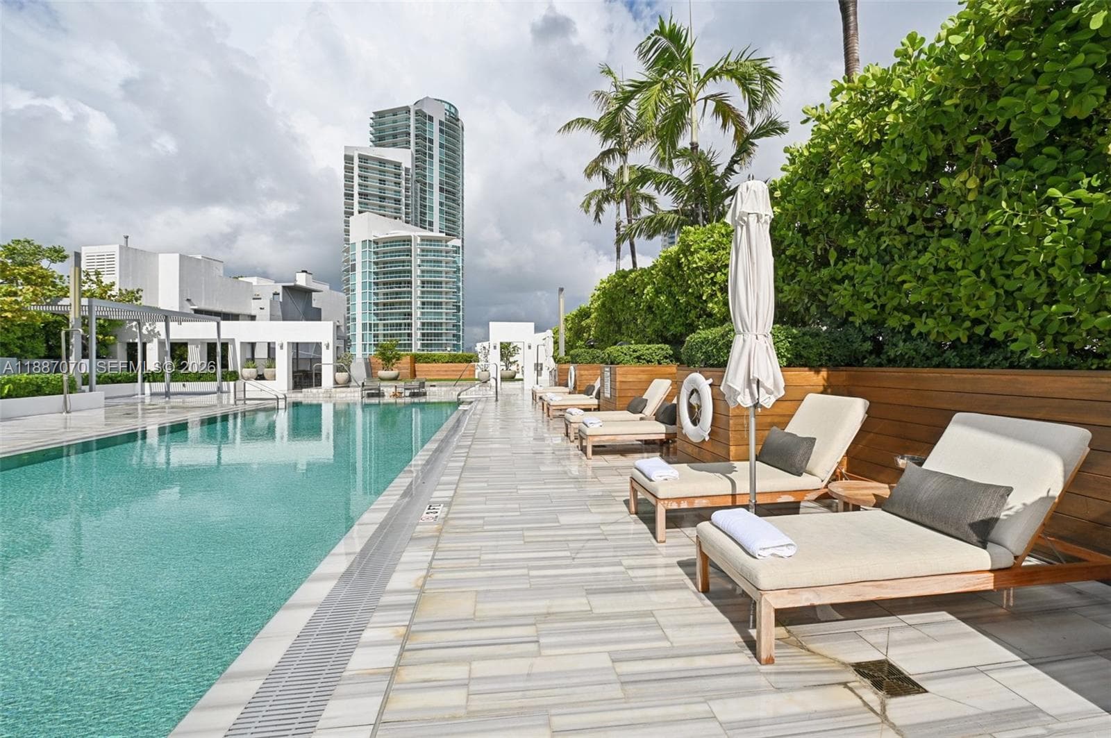 A11887070 — Miami Beach — 56