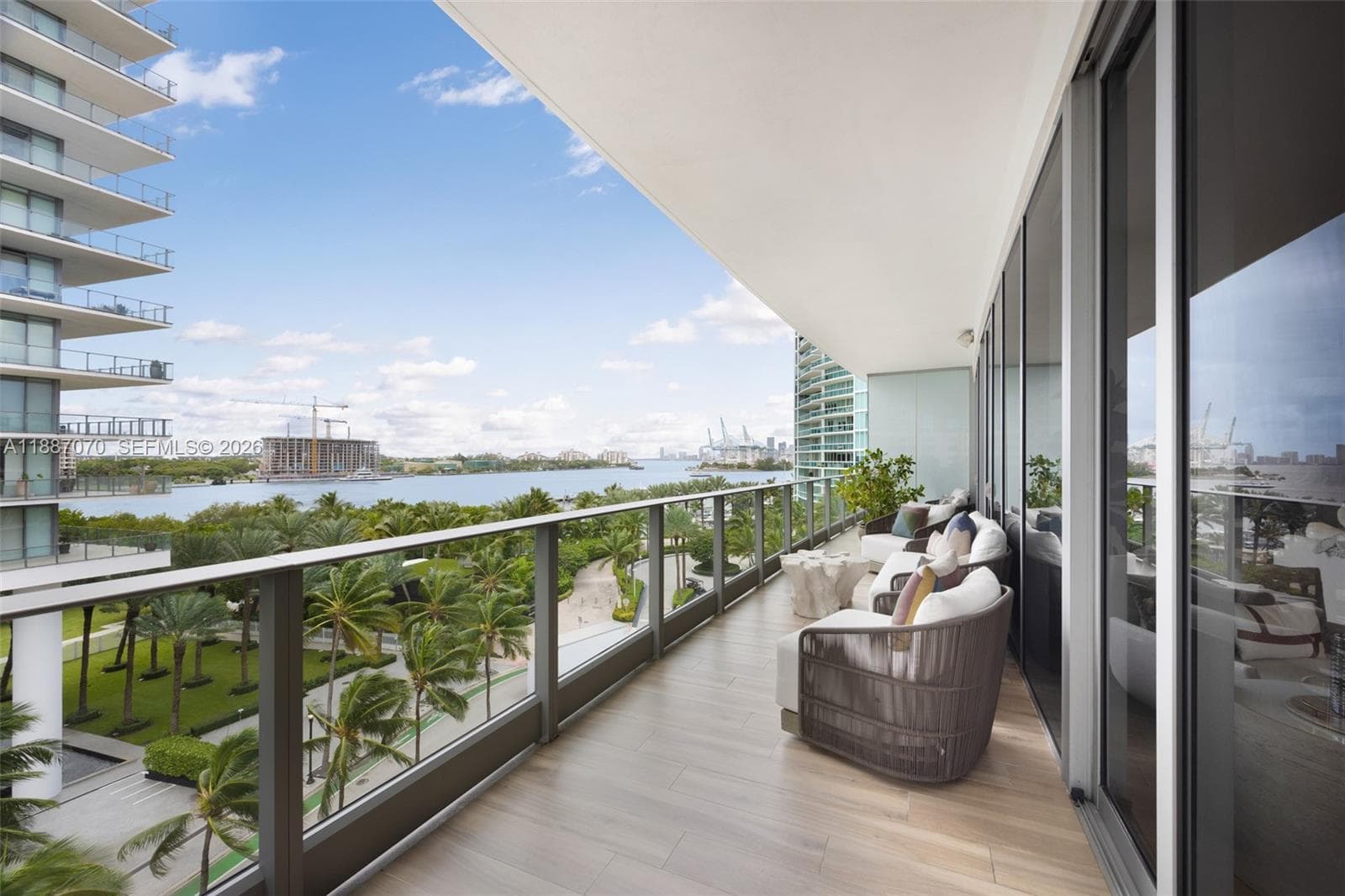 A11887070 — Miami Beach — 12