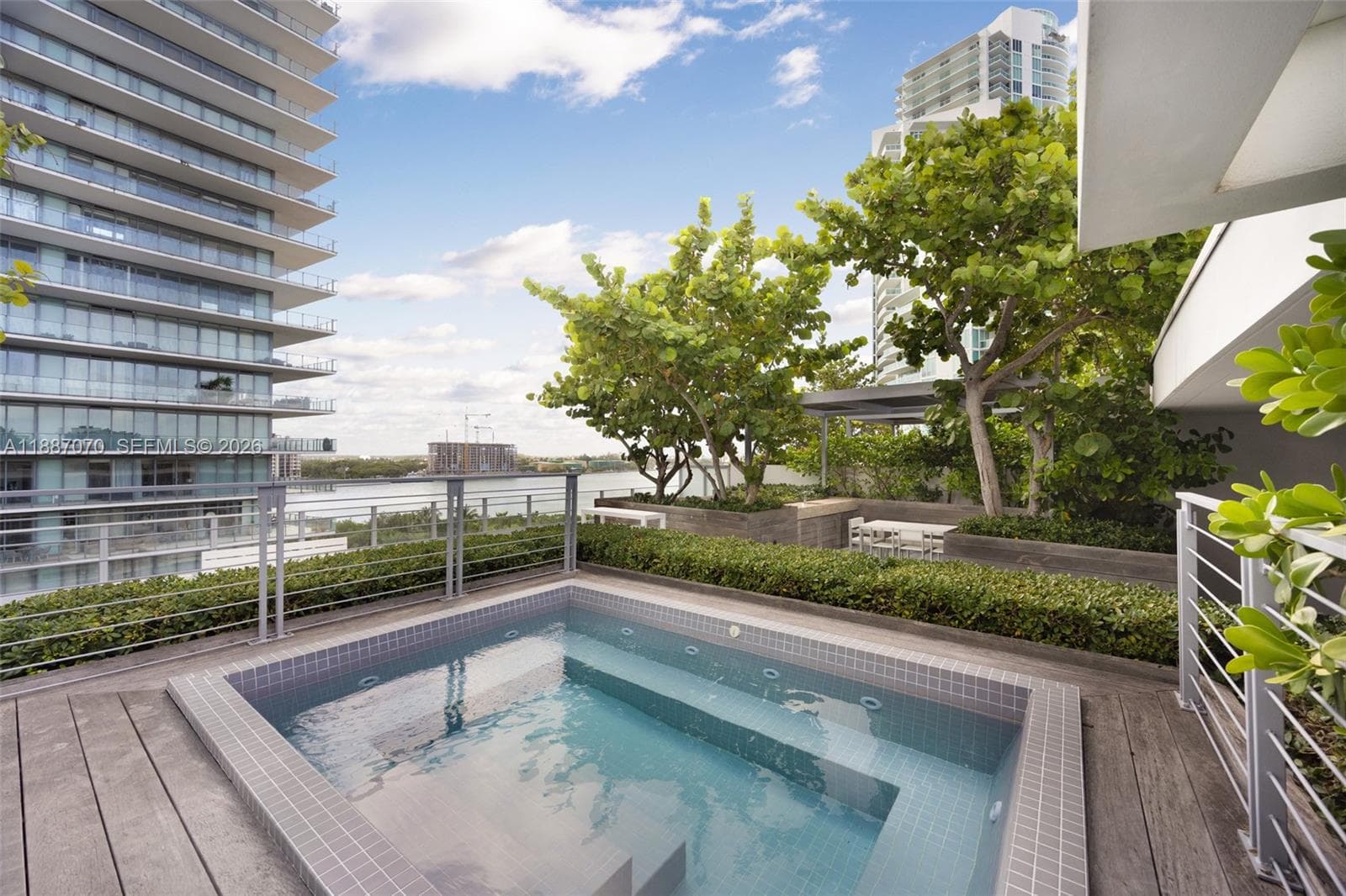 A11887070 — Miami Beach — 33
