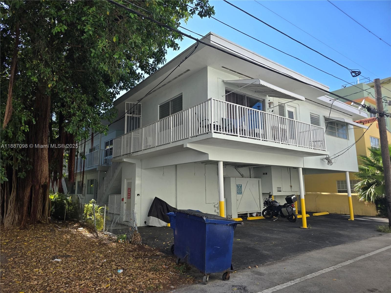 A11887098 — Miami Beach — 12