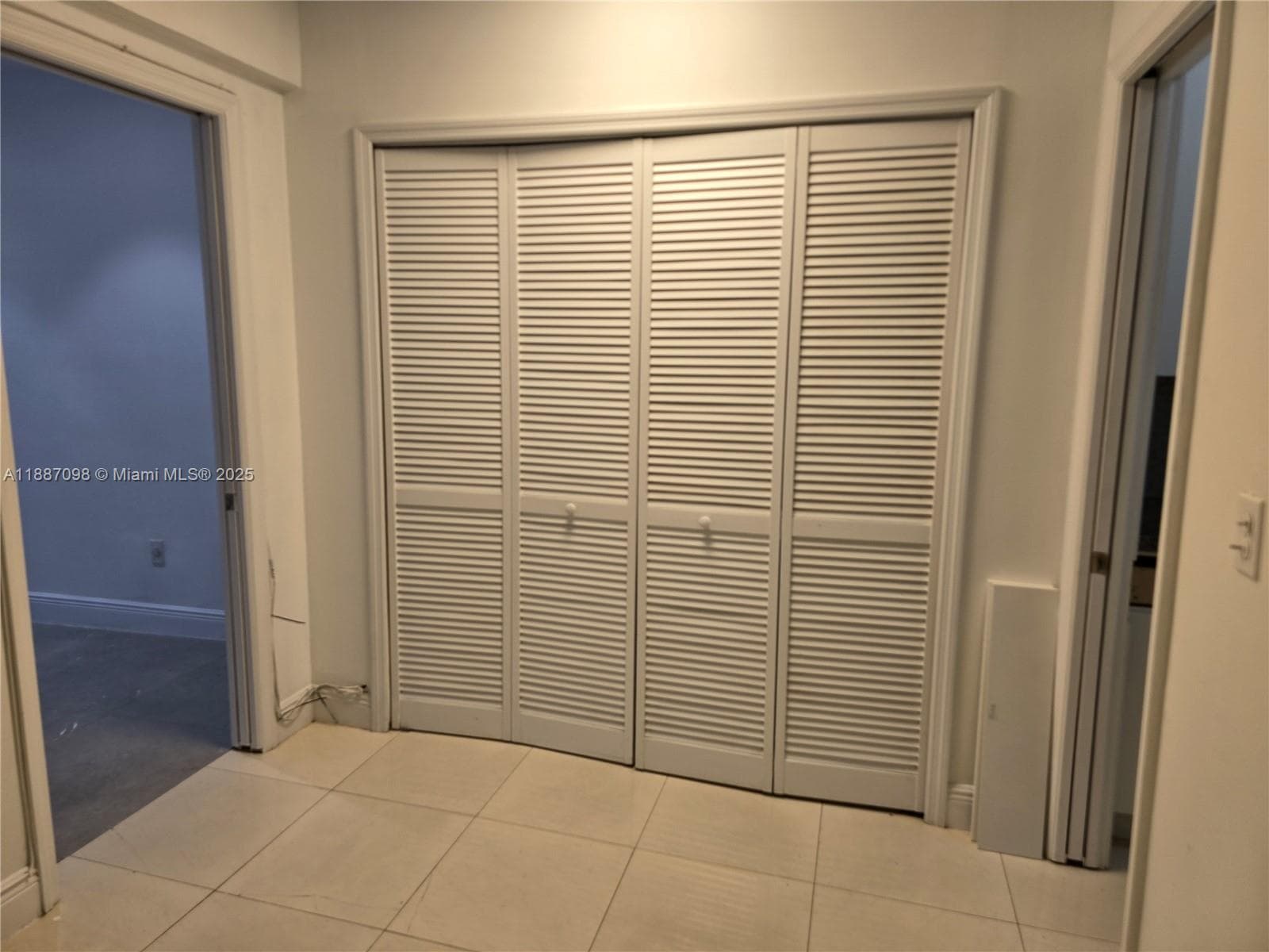 A11887098 — Miami Beach — 7