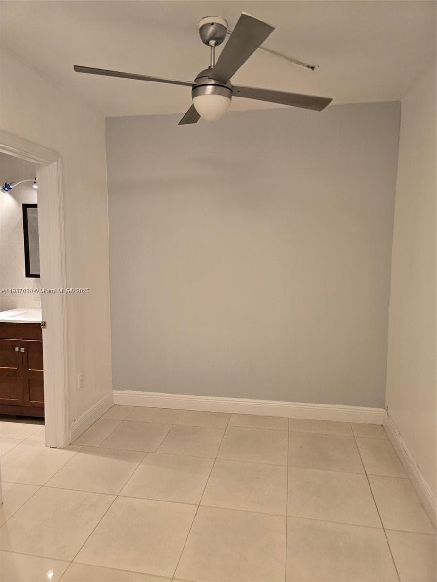 A11887098 — Miami Beach — 5
