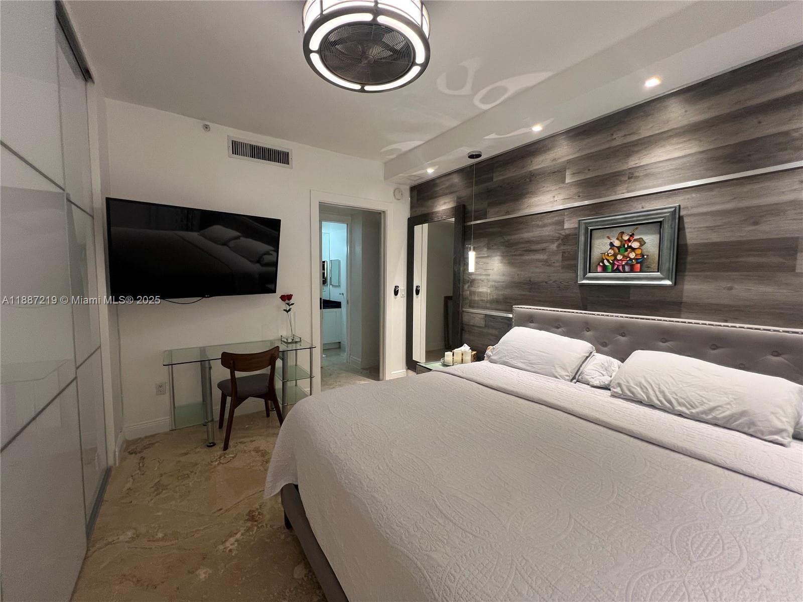 A11887219 — Miami Beach — 23