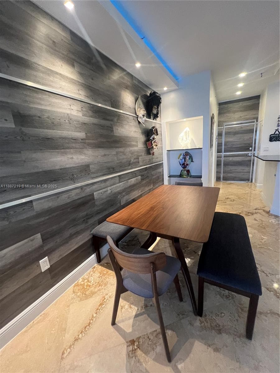 A11887219 — Miami Beach — 27