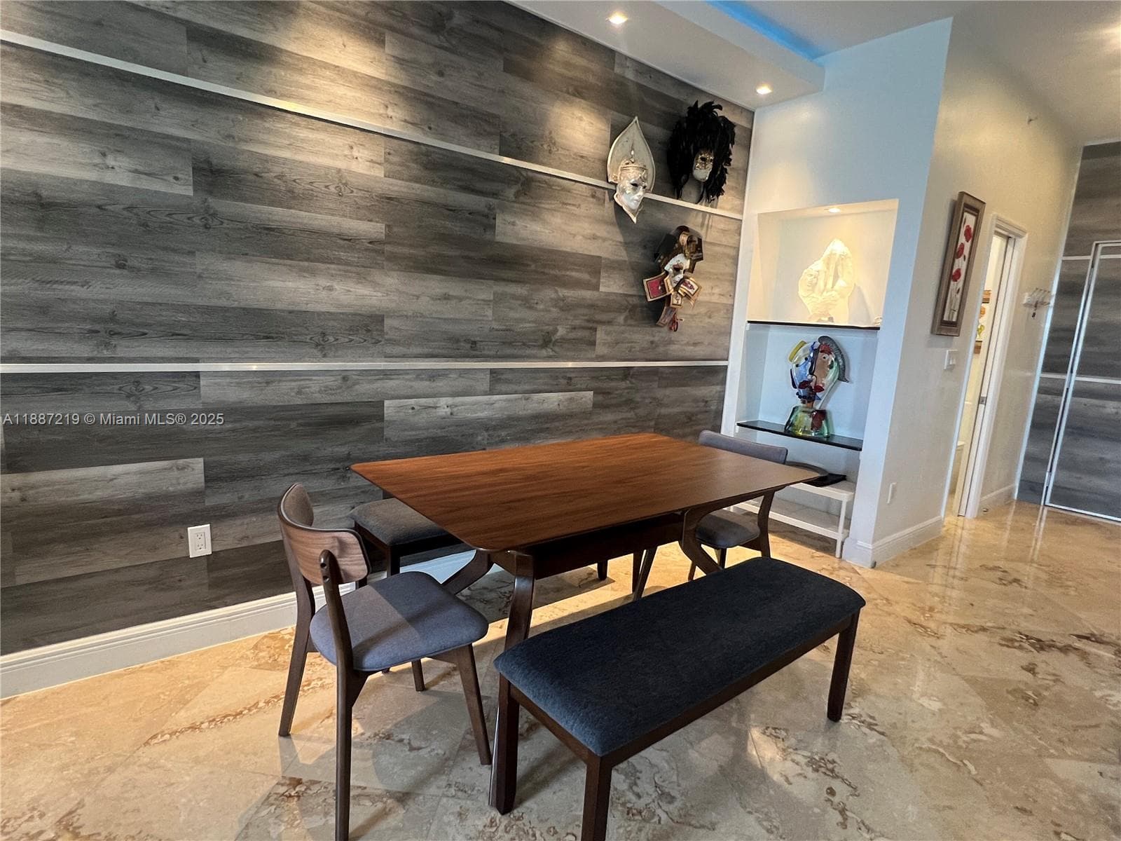 A11887219 — Miami Beach — 12