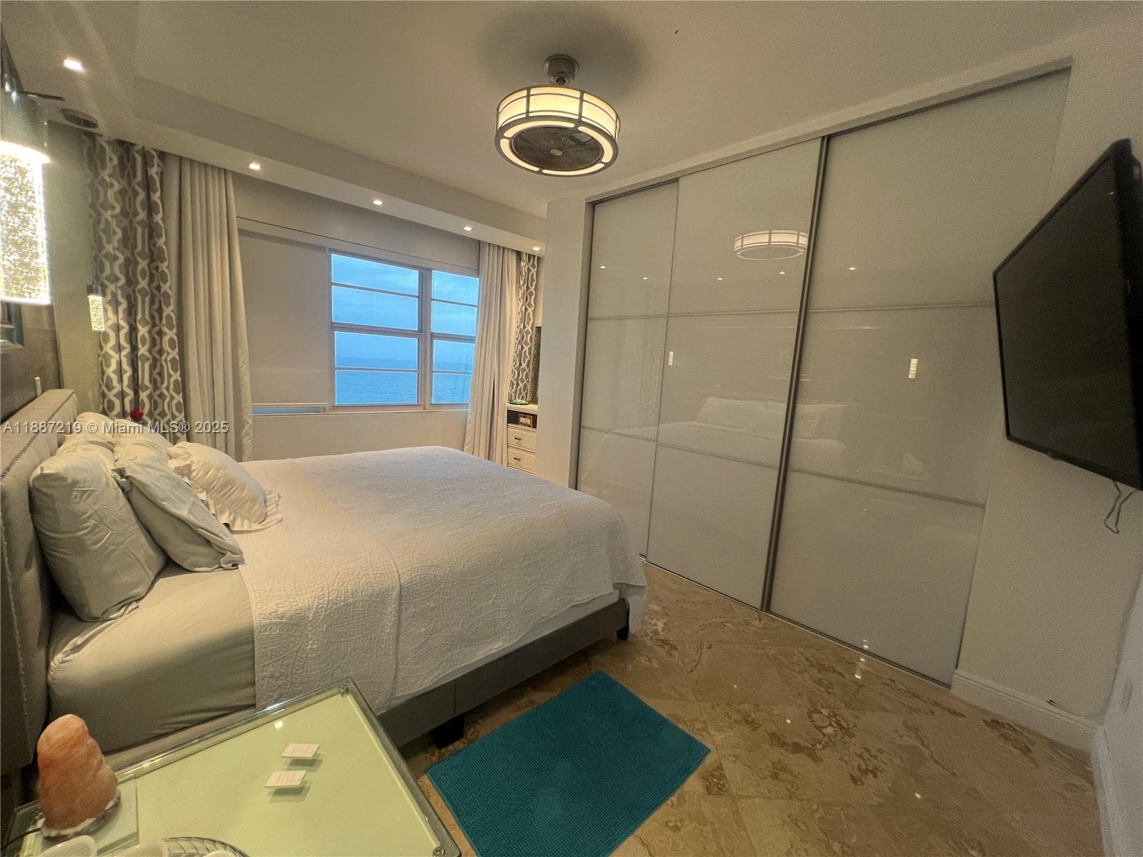 A11887219 — Miami Beach — 22