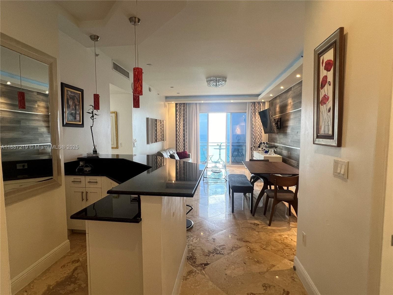 A11887219 — Miami Beach — 7