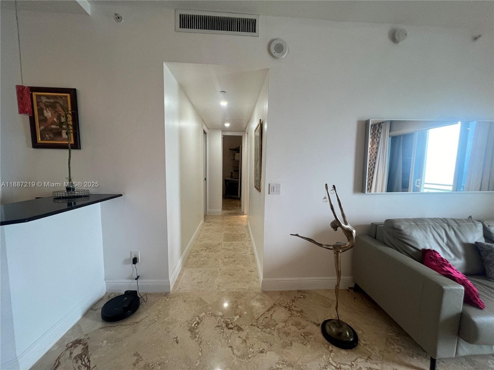 A11887219 — Miami Beach — 20
