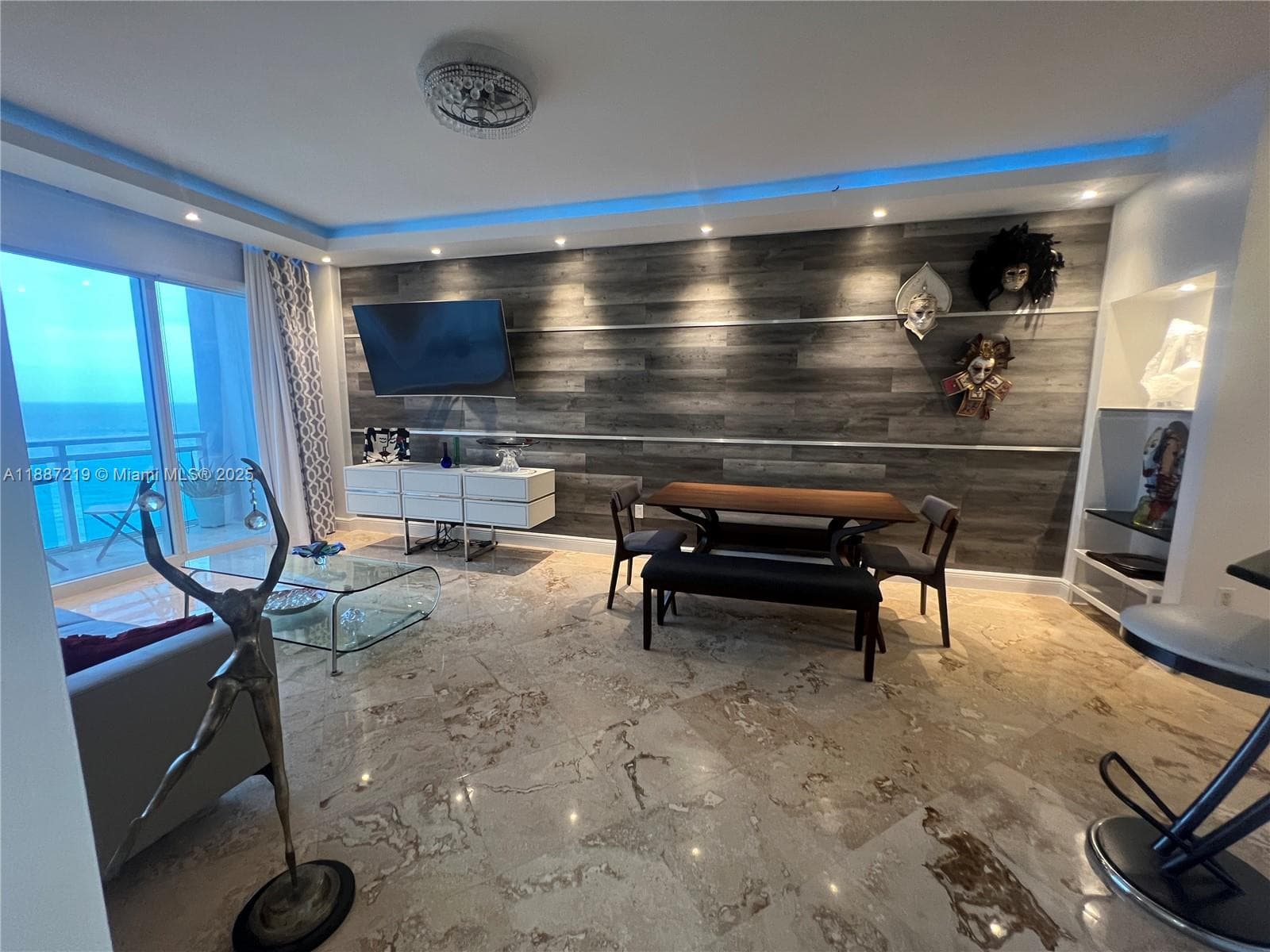 A11887219 — Miami Beach — 4
