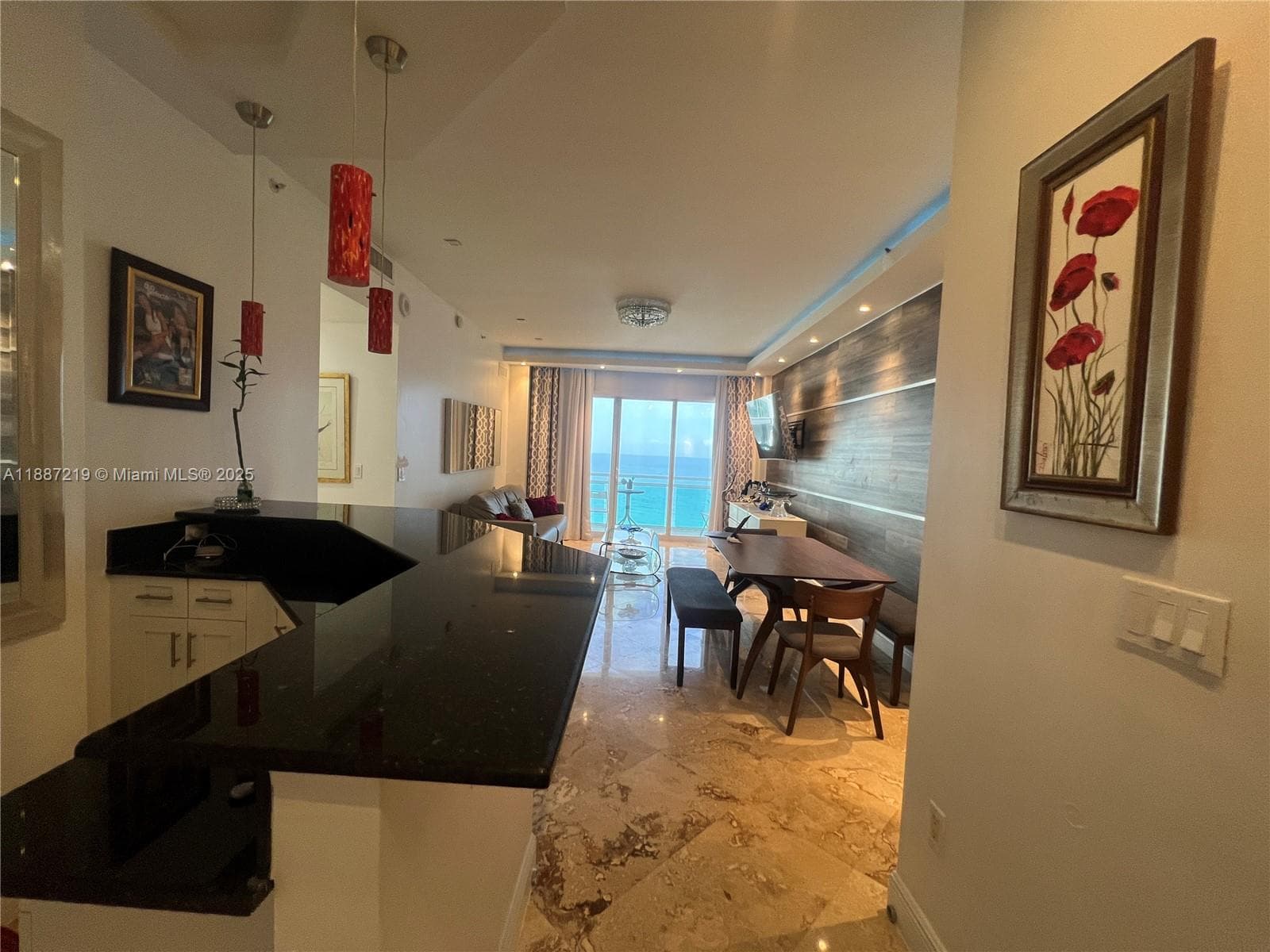 A11887219 — Miami Beach — 8
