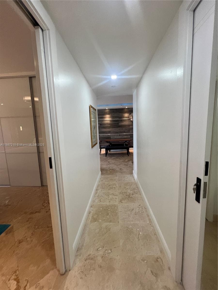 A11887219 — Miami Beach — 21