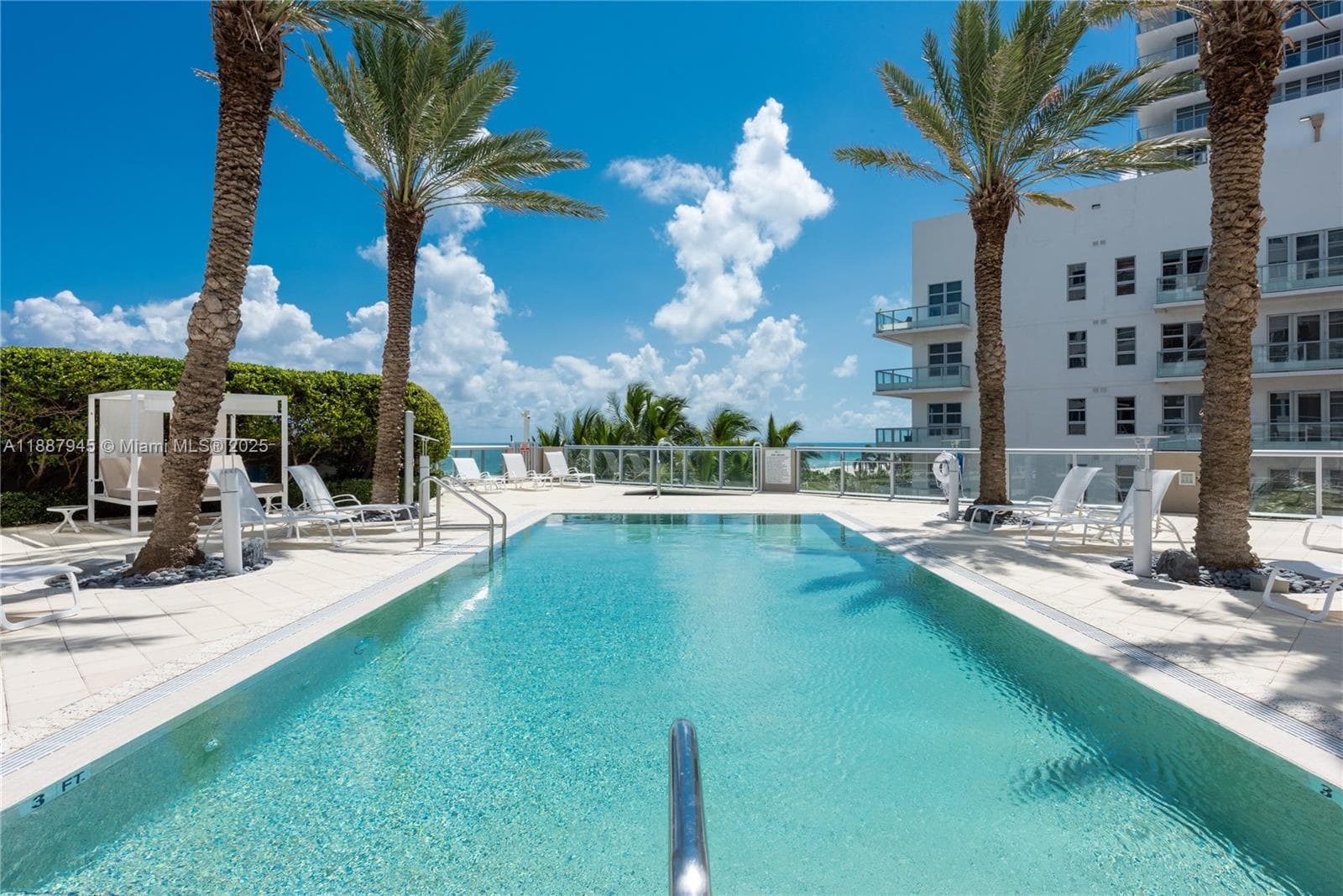 A11887945 — Miami Beach — 30