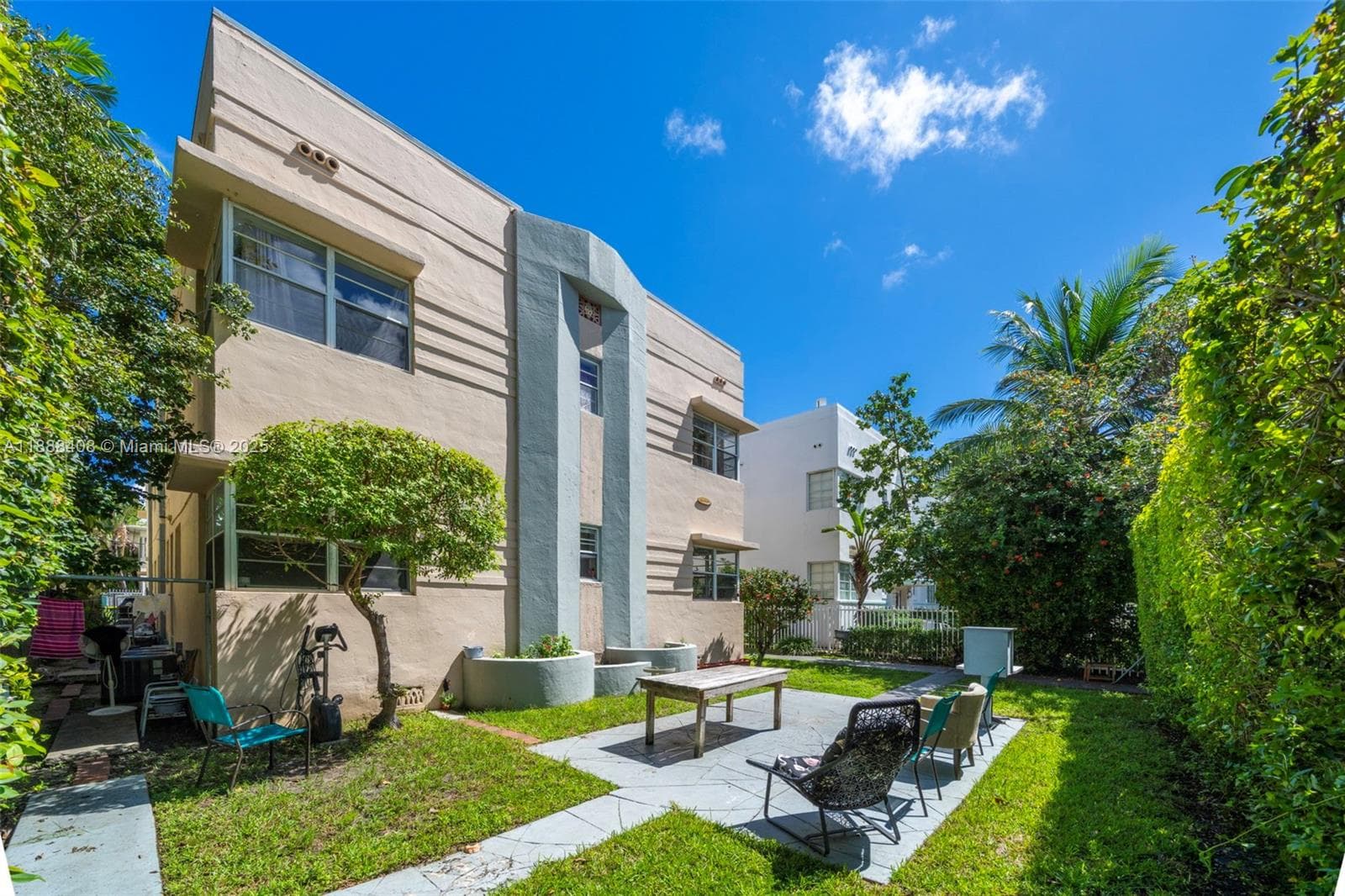 A11888408 — Miami Beach — 2