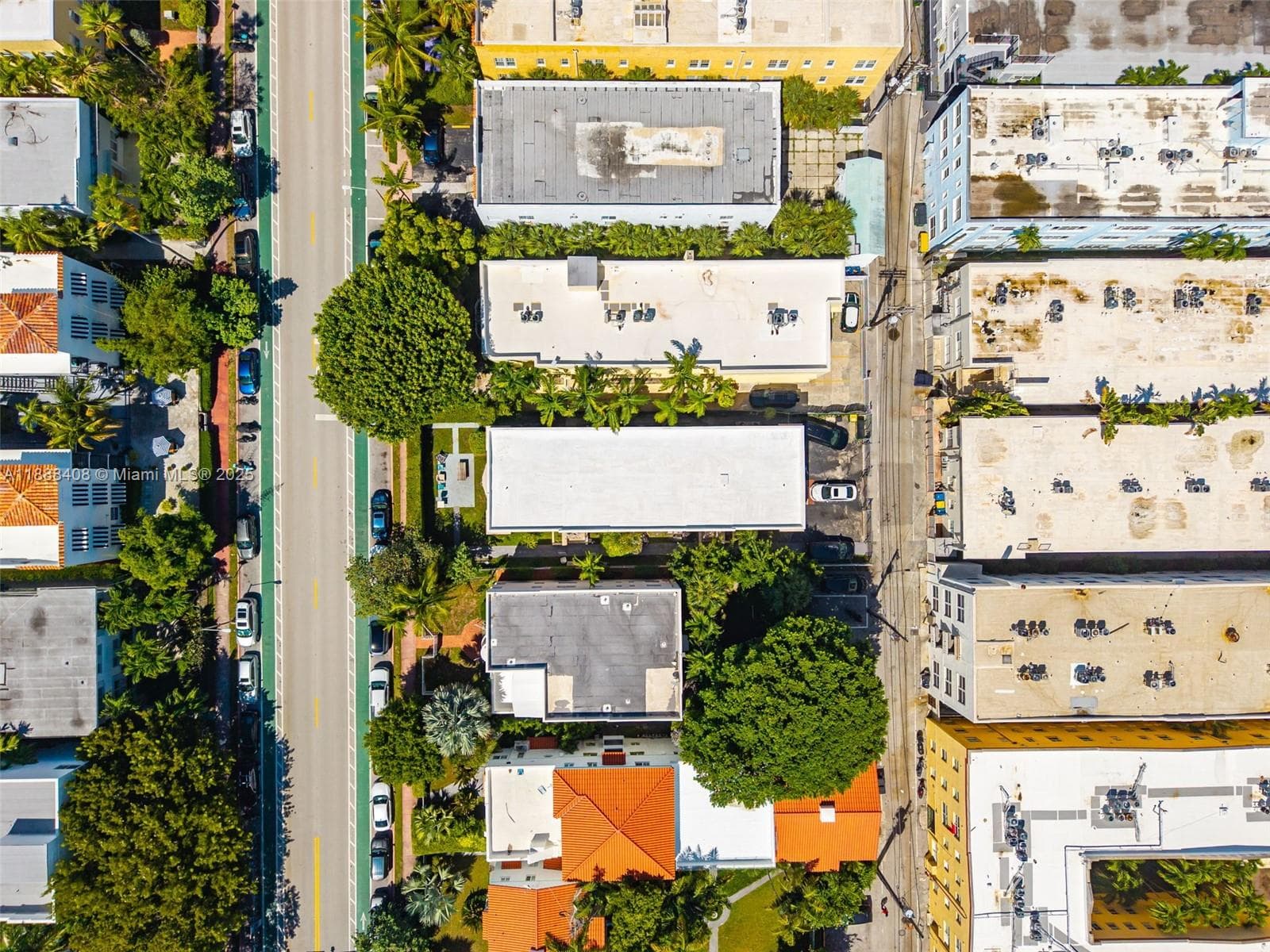 A11888408 — Miami Beach — 28