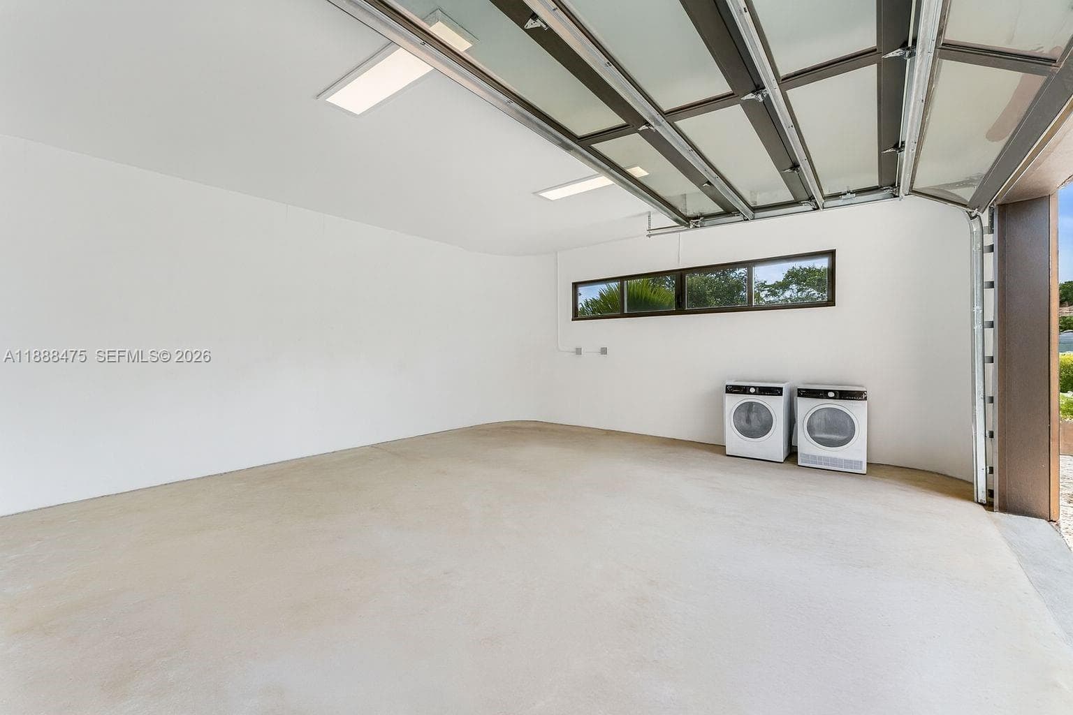 A11888475 — Miami Beach — 42