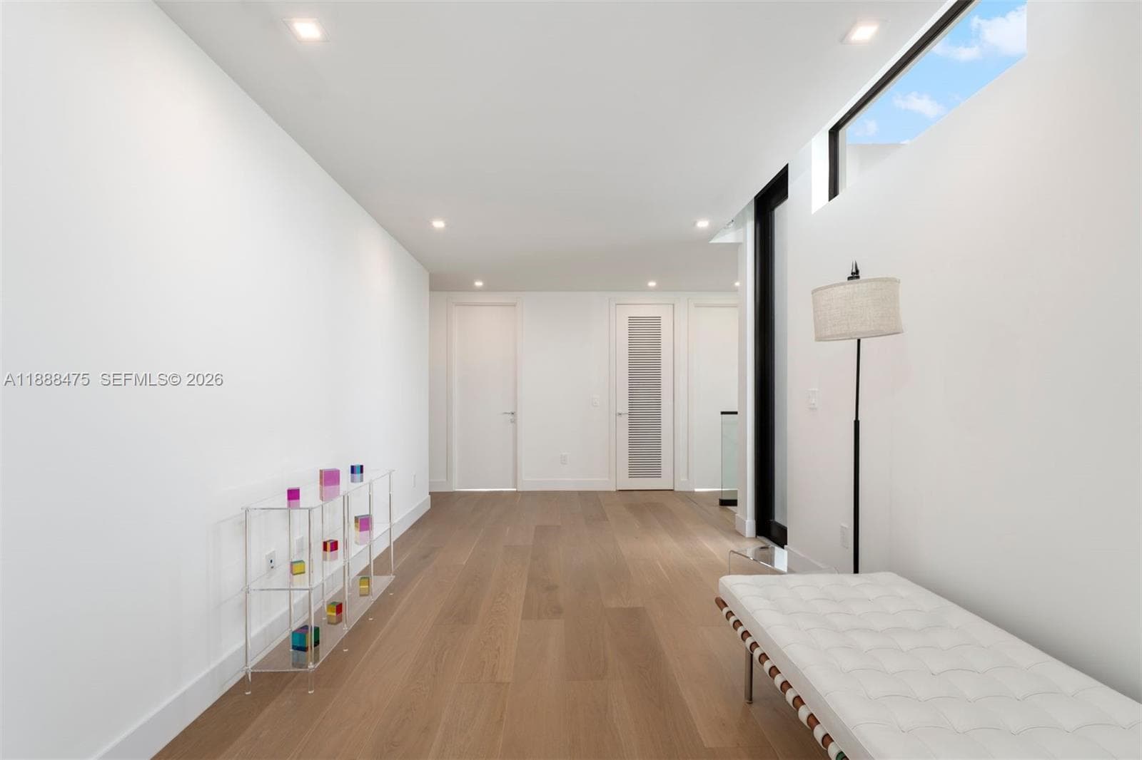 A11888475 — Miami Beach — 30