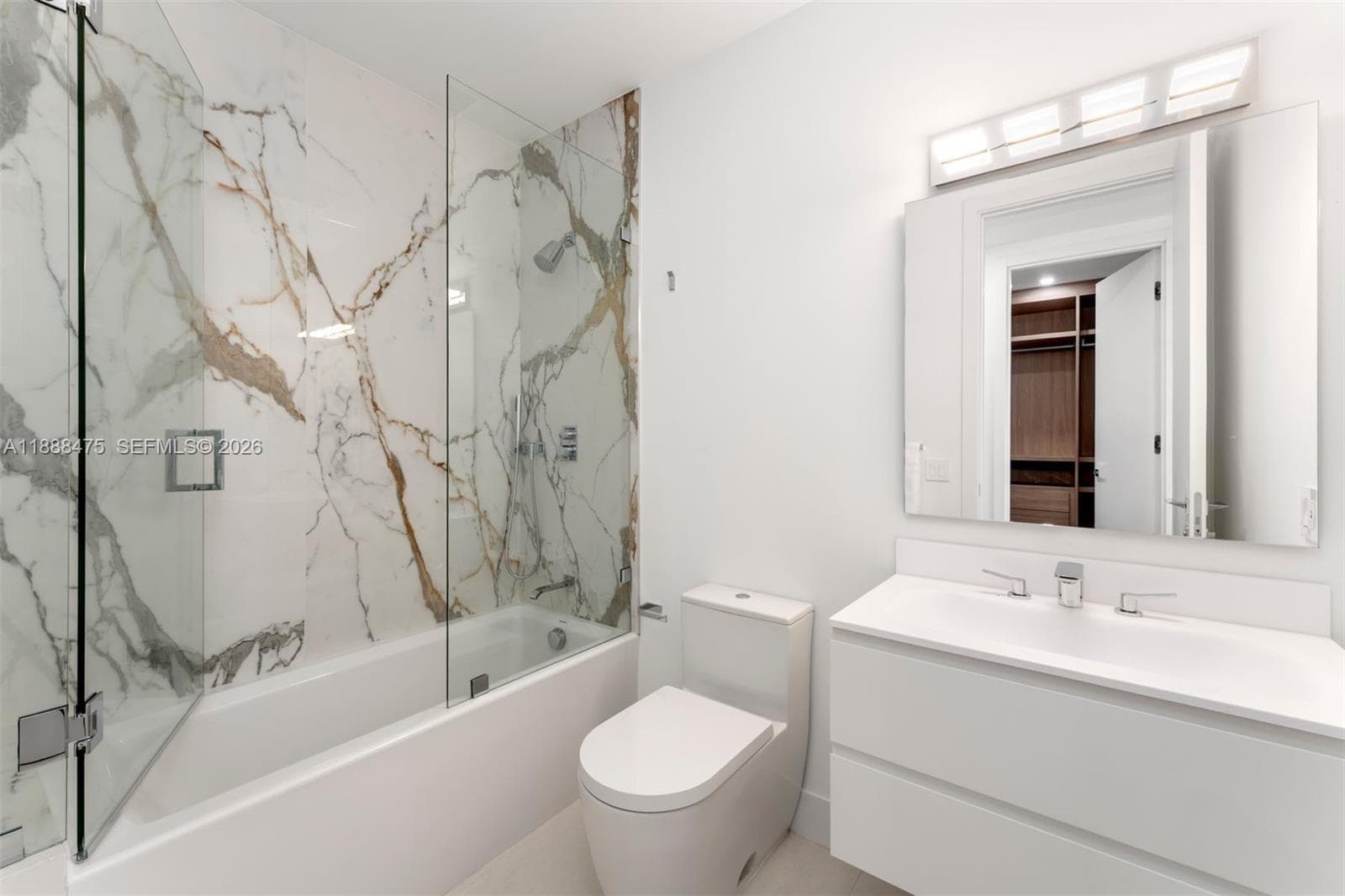 A11888475 — Miami Beach — 34