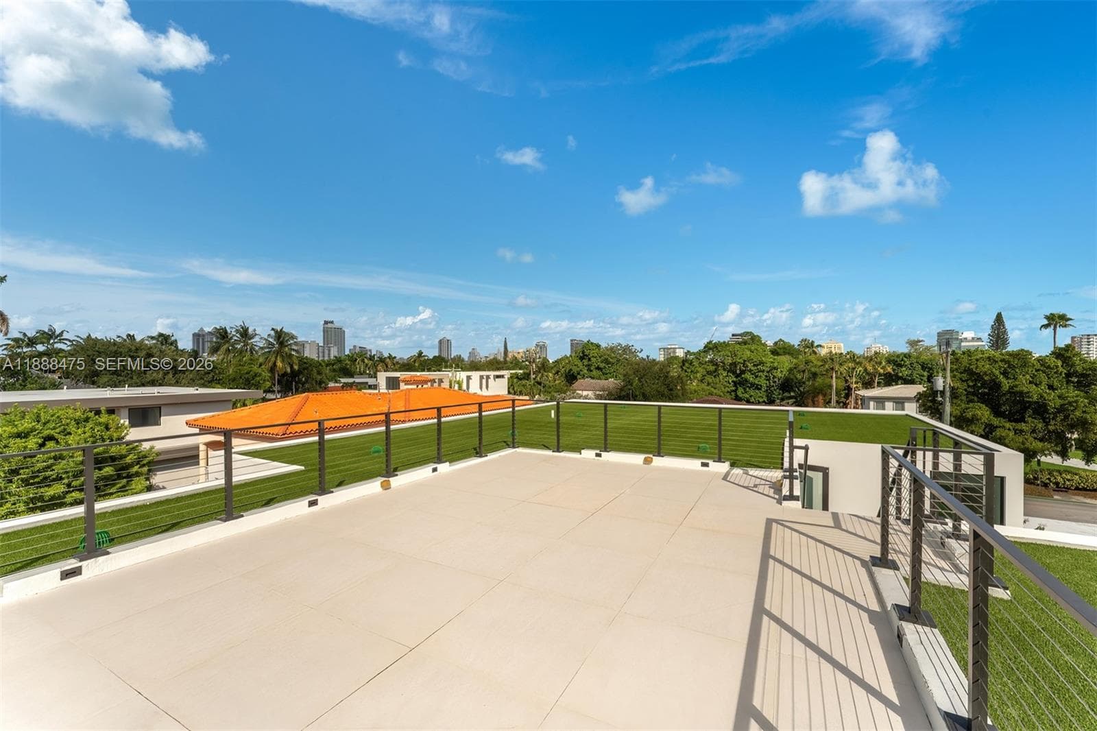 A11888475 — Miami Beach — 38