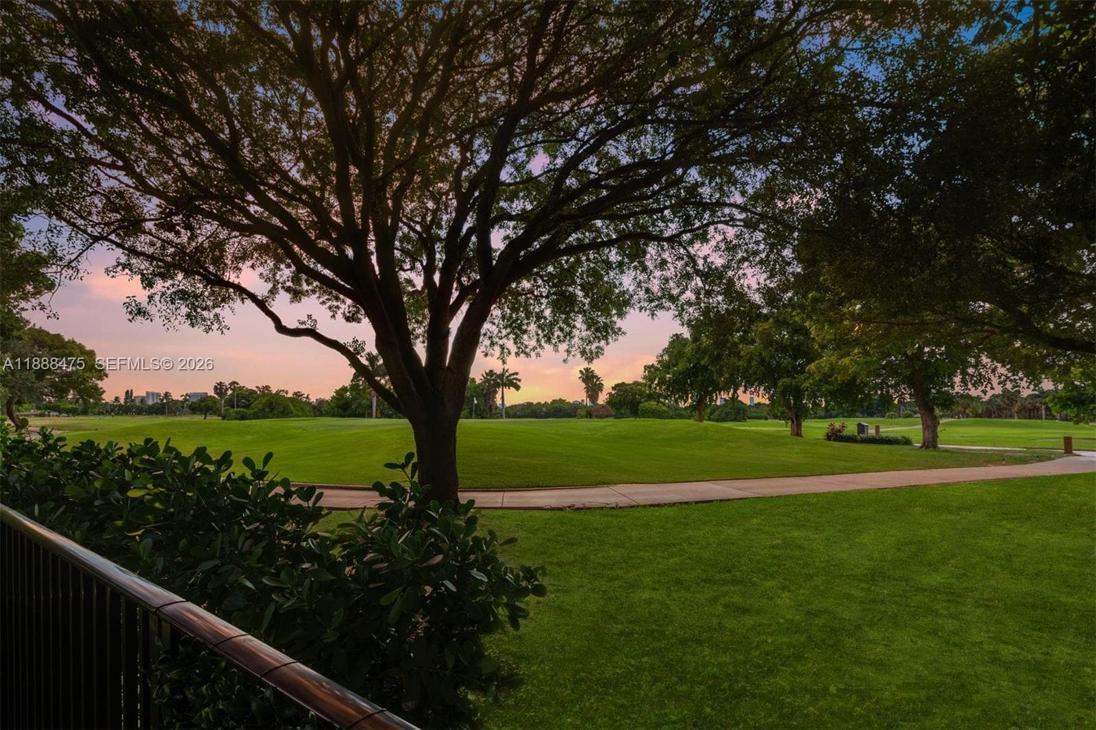 A11888475 — Miami Beach — 54