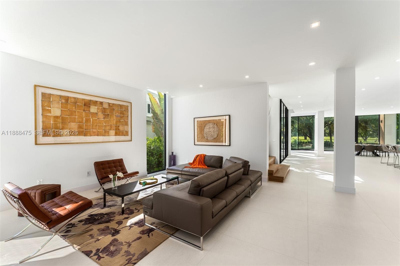A11888475 — Miami Beach — 15